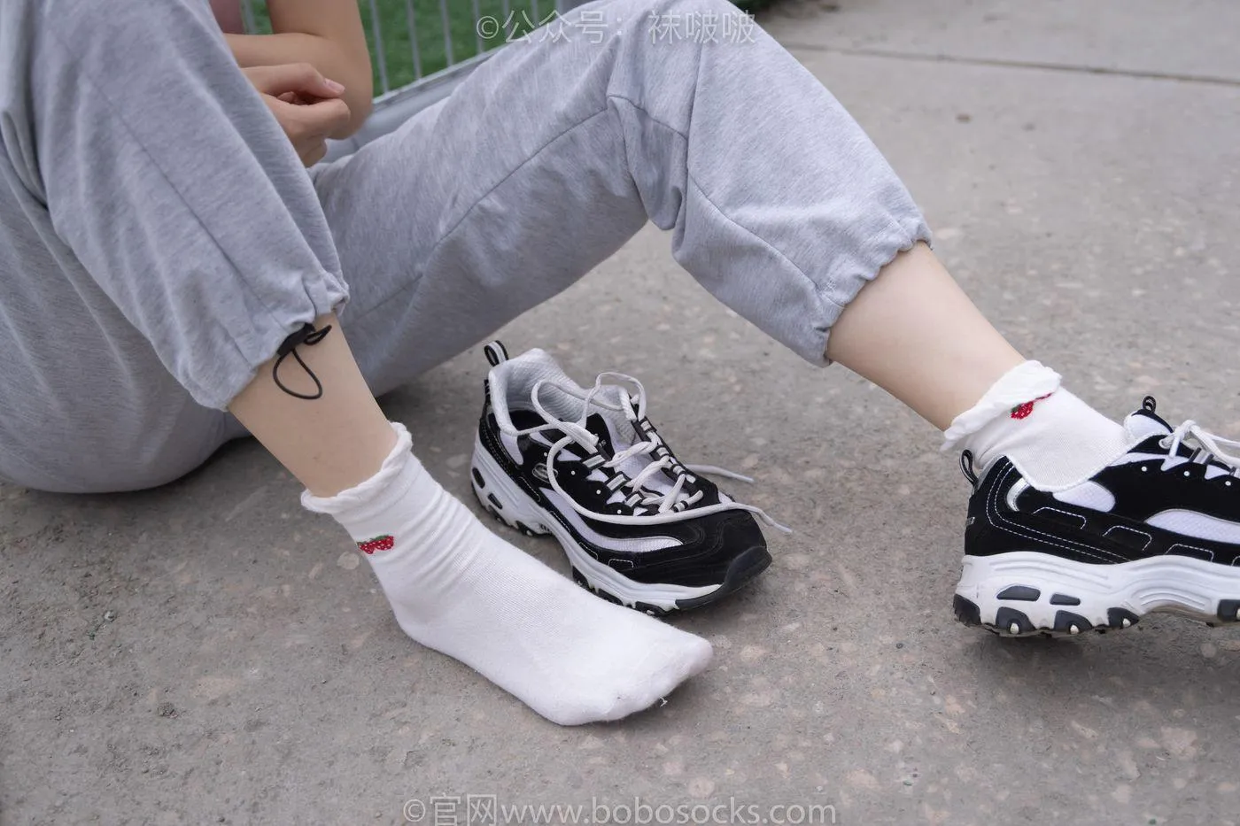 [BoBoSocks袜啵啵]NO.016 熊熊-斯凯奇运动鞋、棉袜（踩脏）、裸足 [147P]插图6
